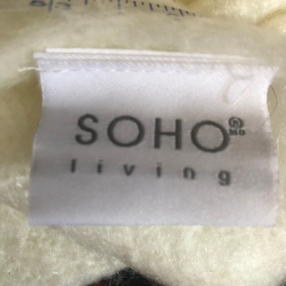 Cream color Soft Blanket. Like NEW - Picture 5 of 5